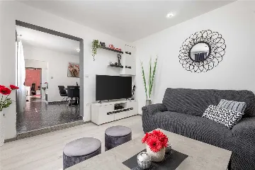 4-Bedroom Villa in Kras (Krk) for 8 Guests