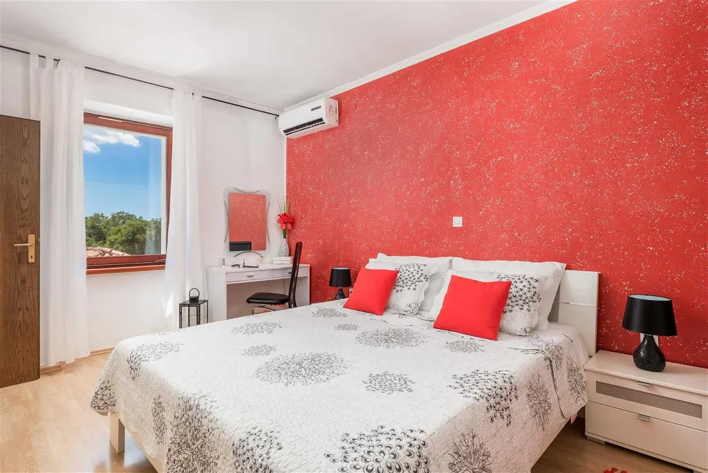 4-Bedroom Villa in Kras (Krk) for 8 Guests