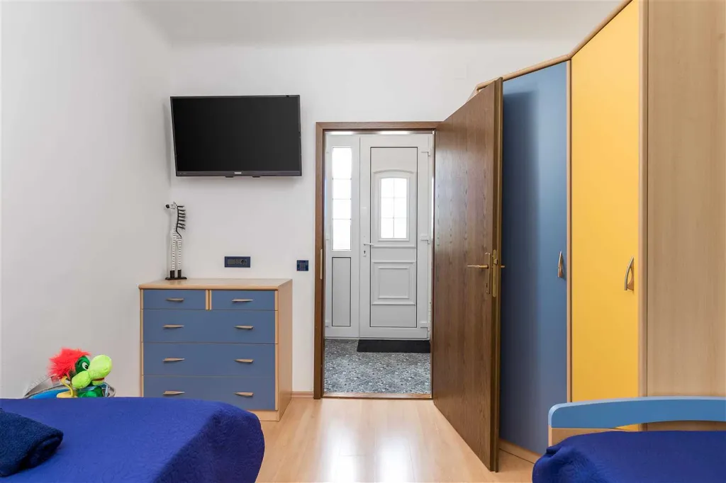 4-Bedroom Villa in Kras (Krk) for 8 Guests