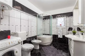 4-Bedroom Villa in Kras (Krk) for 8 Guests