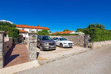 4-Bedroom Villa in Kras (Krk) for 8 Guests
