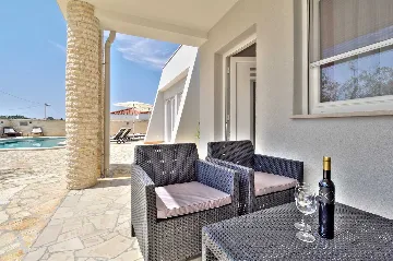 Villa in Štrika with Pool and Hot Tub