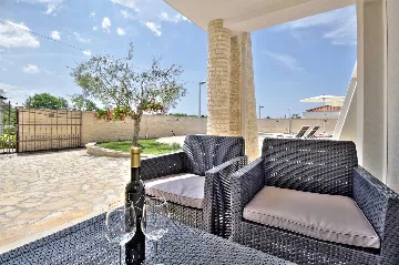 Villa in Štrika with Pool and Hot Tub