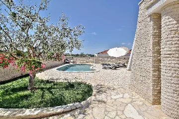 Villa in Štrika with Pool and Hot Tub