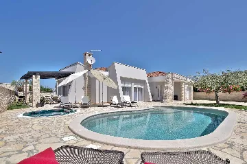 Villa in Štrika with Pool and Hot Tub
