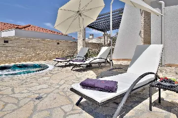 Villa in Štrika with Pool and Hot Tub