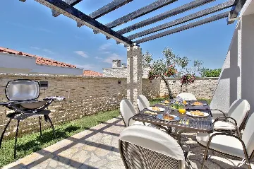 Villa in Štrika with Pool and Hot Tub