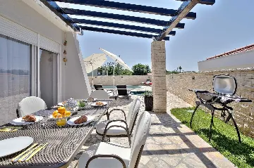 Villa in Štrika with Pool and Hot Tub