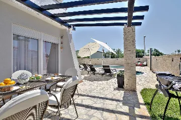 Villa in Štrika with Pool and Hot Tub