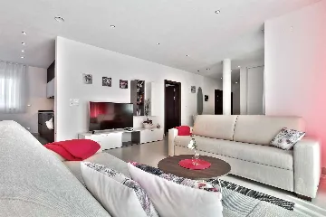 Villa in Štrika with Pool and Hot Tub