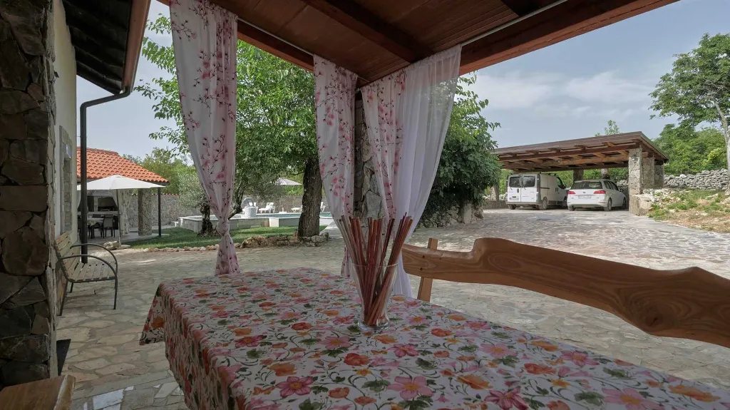 2-Bedroom Villa in Sveti Vid Dobrinjski (Krk), Croatia