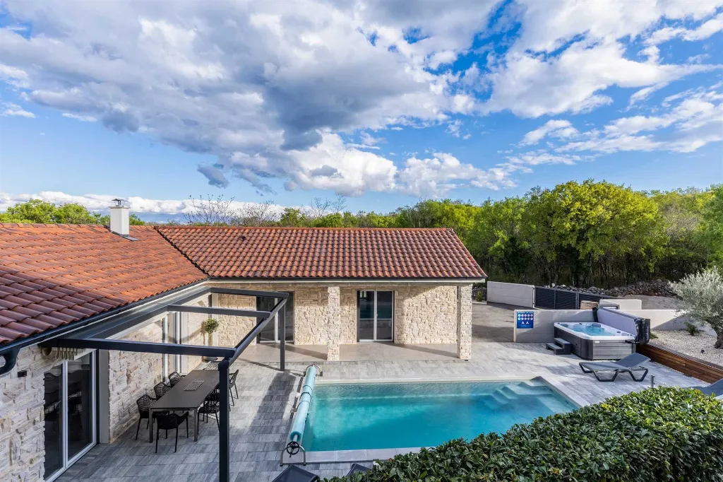 Villa in Gostinjac (Krk) with Heated Pool