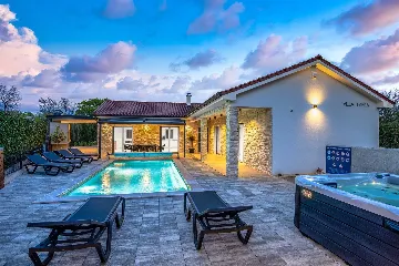 Villa in Gostinjac (Krk) with Heated Pool