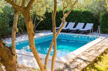 Villa with Pool and Sea View for 6 in Sužan