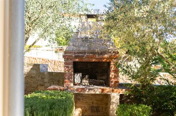 Villa with Pool and Sea View for 6 in Sužan