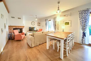 Villa with Pool and Sea View for 6 in Sužan