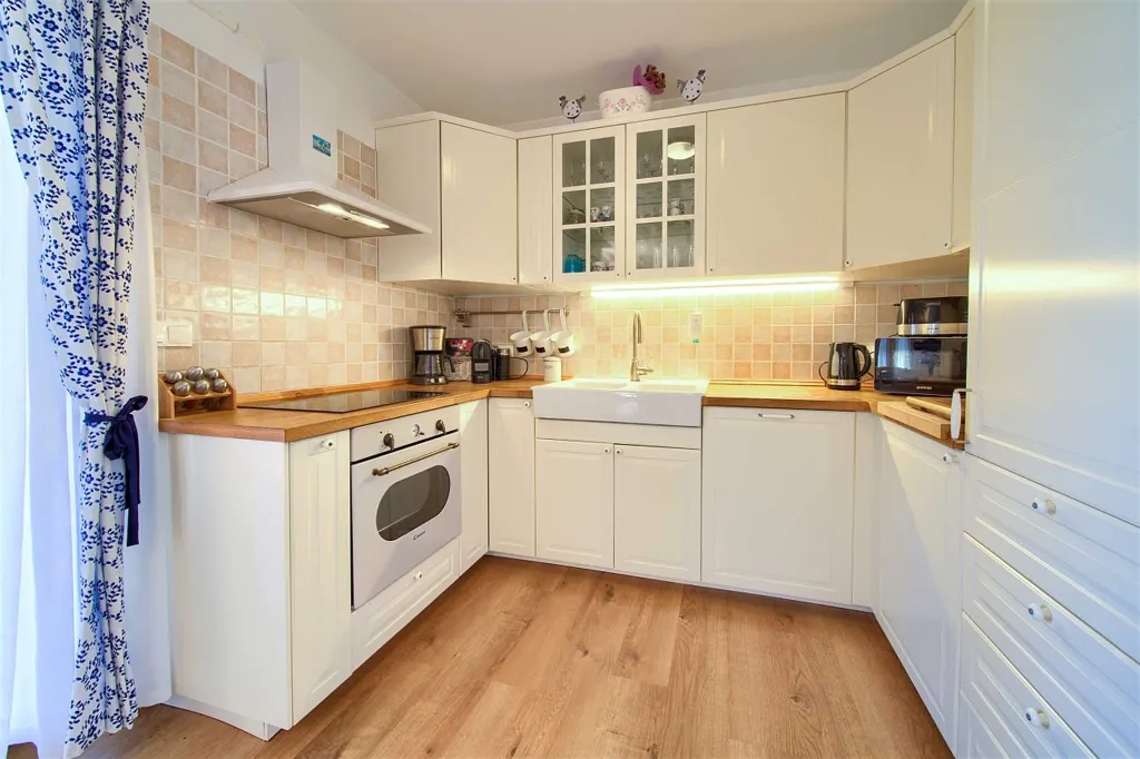 Villa with Pool and Sea View for 6 in Sužan