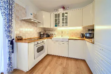 Villa with Pool and Sea View for 6 in Sužan