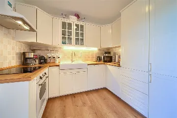 Villa with Pool and Sea View for 6 in Sužan