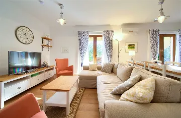 Villa with Pool and Sea View for 6 in Sužan