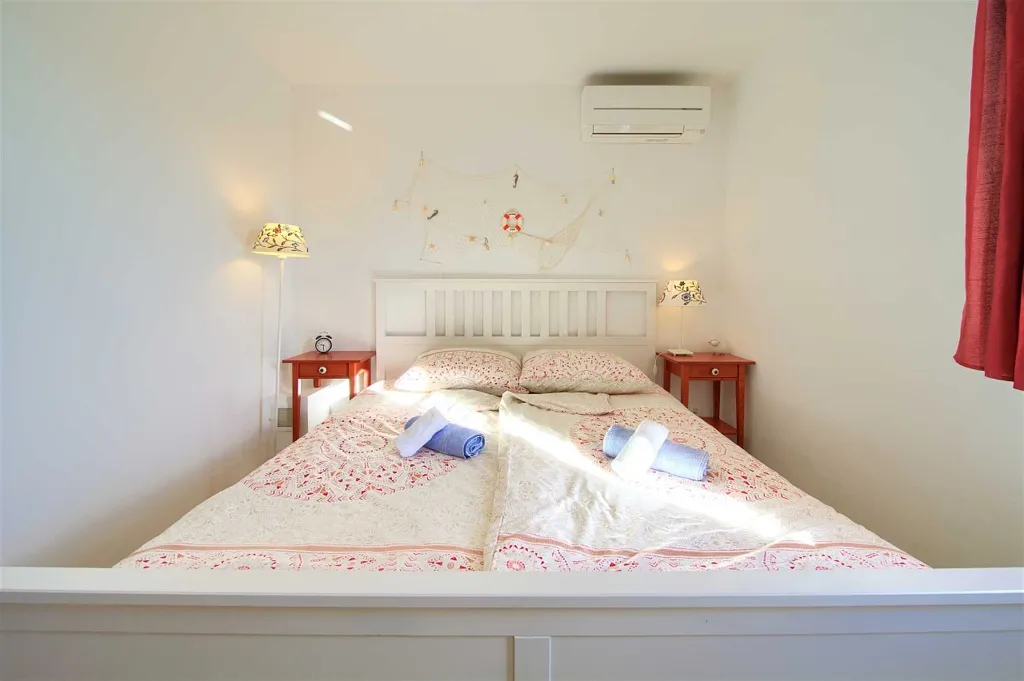 Villa with Pool and Sea View for 6 in Sužan