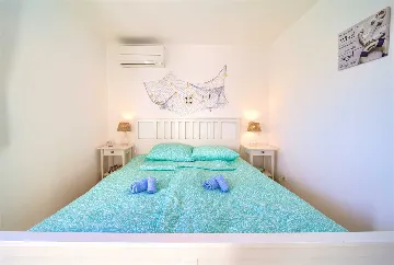 Villa with Pool and Sea View for 6 in Sužan