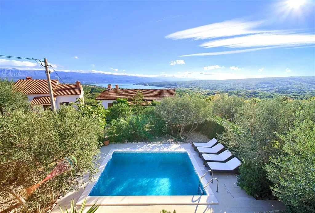 Villa with Pool and Sea View for 6 in Sužan