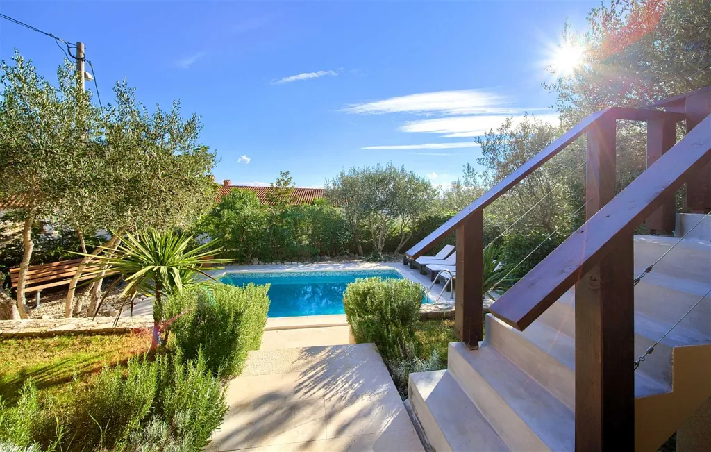 Villa with Pool and Sea View for 6 in Sužan