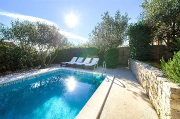 Villa with Pool and Sea View for 6 in Sužan