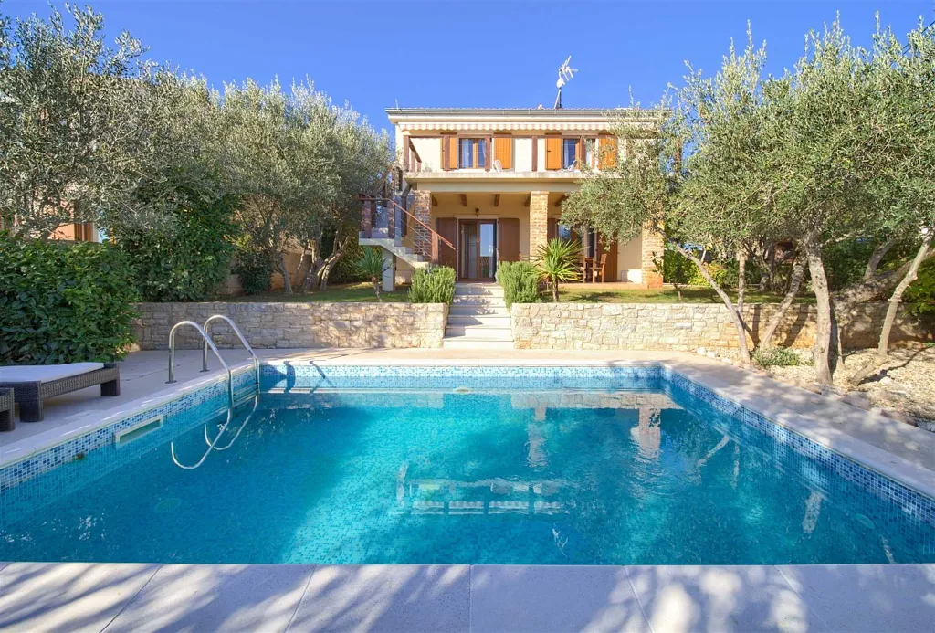 Villa with Pool and Sea View for 6 in Sužan
