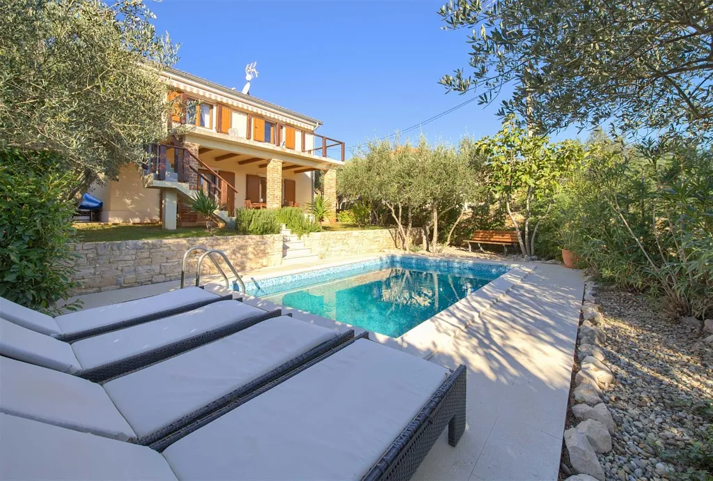 Villa with Pool and Sea View for 6 in Sužan