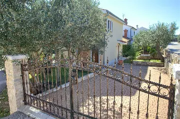 Villa with Pool and Sea View for 6 in Sužan