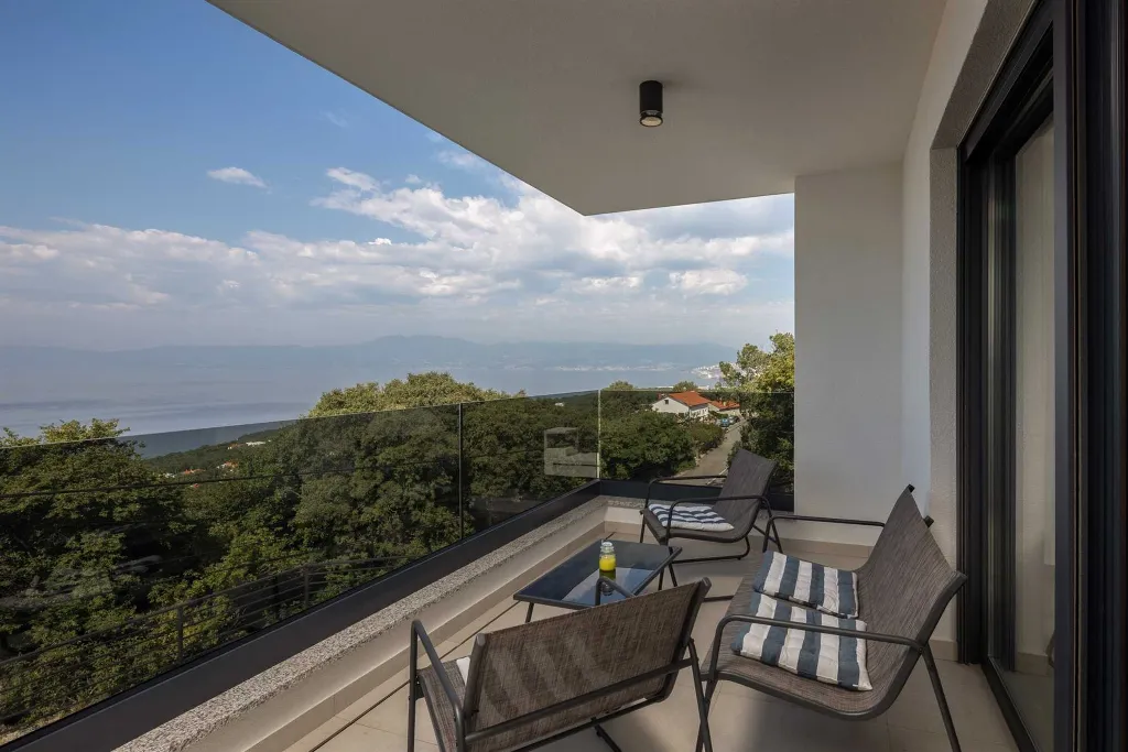 Villa in Kostrena for 8 with Heated Pool and Sea View