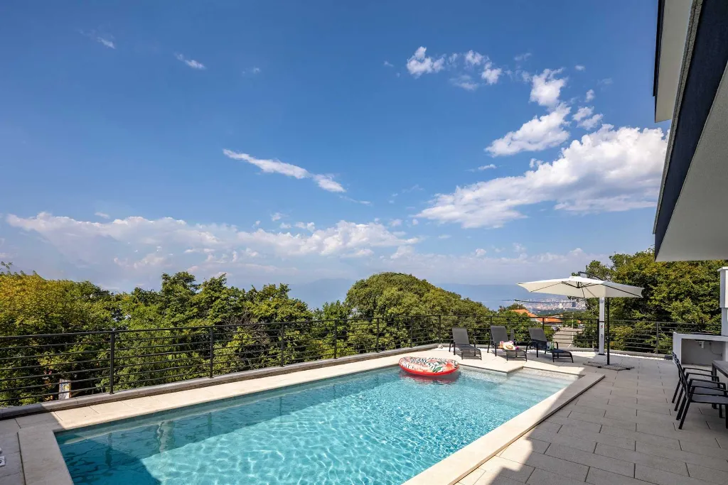 Villa in Kostrena for 8 with Heated Pool and Sea View
