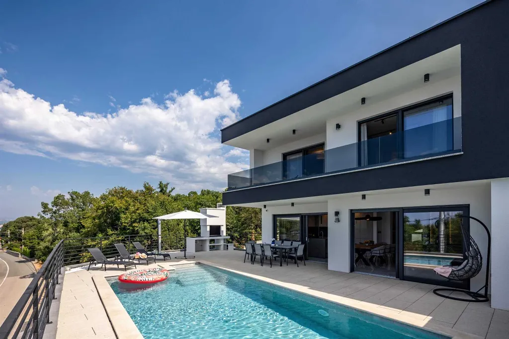 Villa in Kostrena for 8 with Heated Pool and Sea View