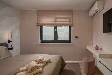 4-Bedroom Villa with Heated Pool in Kostrena