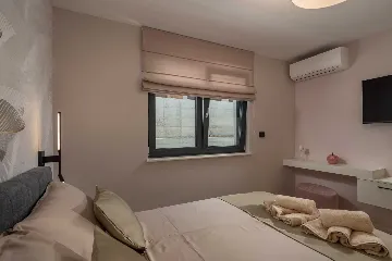 4-Bedroom Villa with Heated Pool in Kostrena