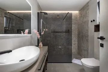 4-Bedroom Villa with Heated Pool in Kostrena