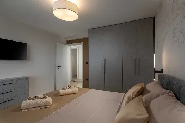 4-Bedroom Villa with Heated Pool in Kostrena