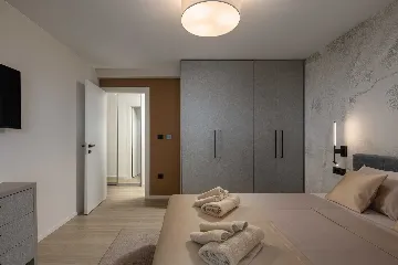 4-Bedroom Villa with Heated Pool in Kostrena