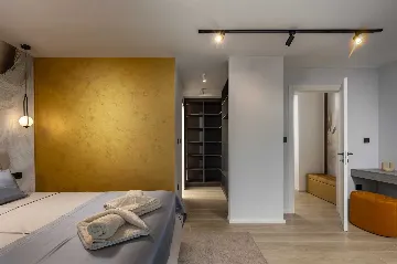 4-Bedroom Villa with Heated Pool in Kostrena