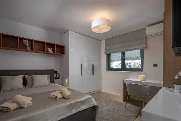 4-Bedroom Villa with Heated Pool in Kostrena