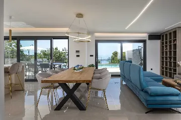 4-Bedroom Villa with Heated Pool in Kostrena