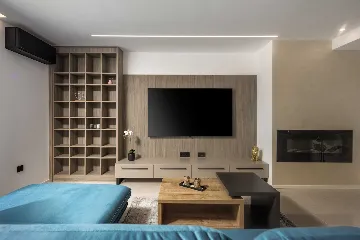 4-Bedroom Villa with Heated Pool in Kostrena