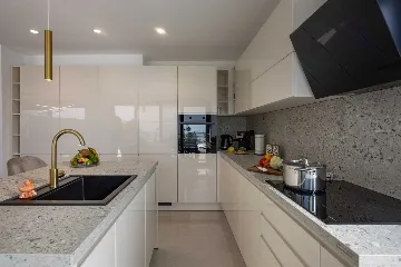 4-Bedroom Villa with Heated Pool in Kostrena