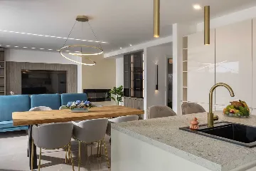 4-Bedroom Villa with Heated Pool in Kostrena