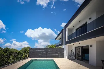 4-Bedroom Villa with Heated Pool in Kostrena