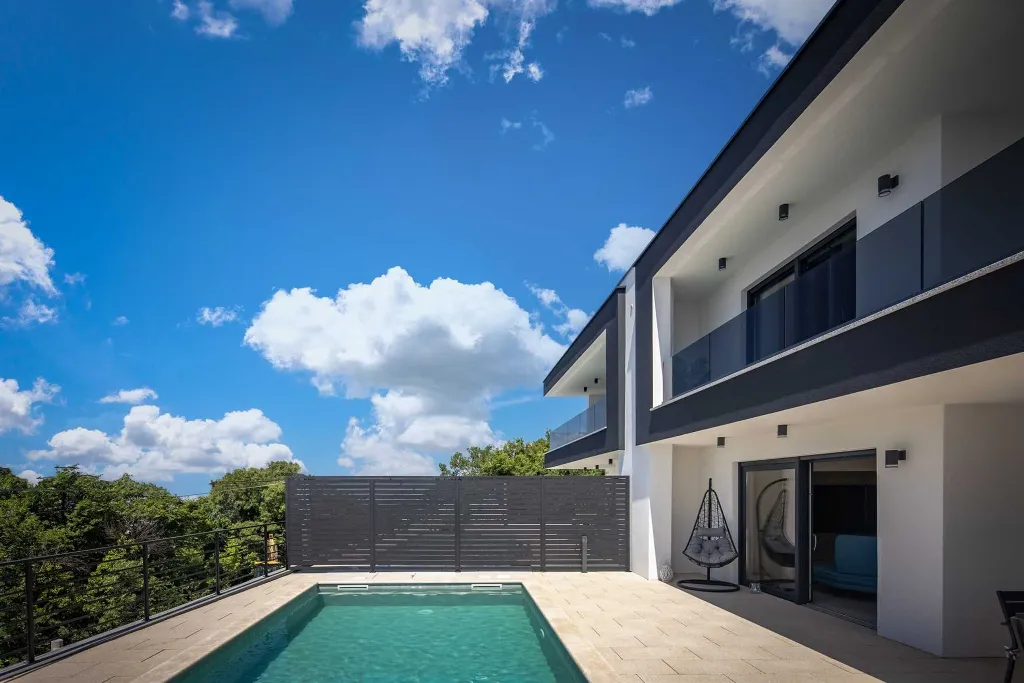 4-Bedroom Villa with Heated Pool in Kostrena