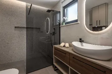 4-Bedroom Villa with Heated Pool in Kostrena