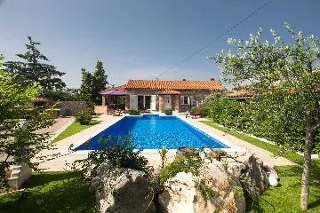 Villa with Pool, Jacuzzi & Sauna in Sveti Vid Dobrinjski